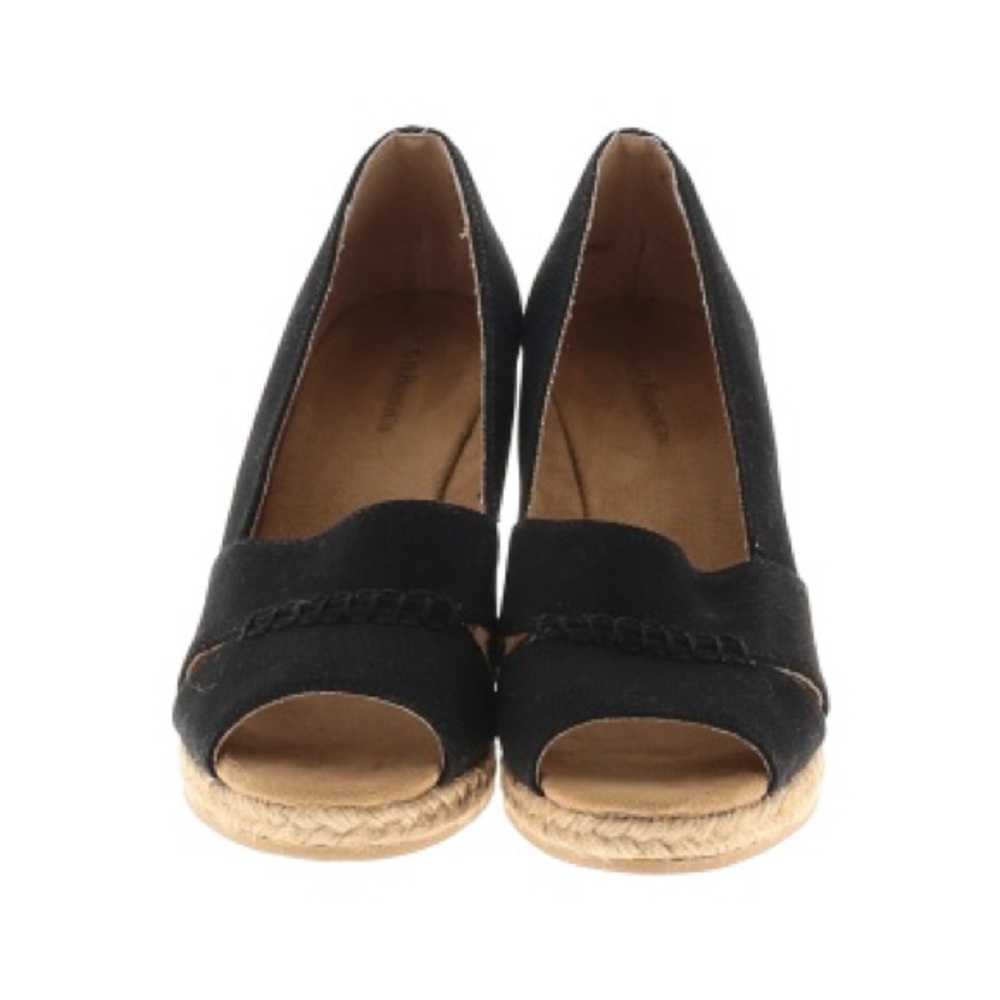 G.H. Bass & Co. black canvas black wedges 7.5 - Picture 3 of 7